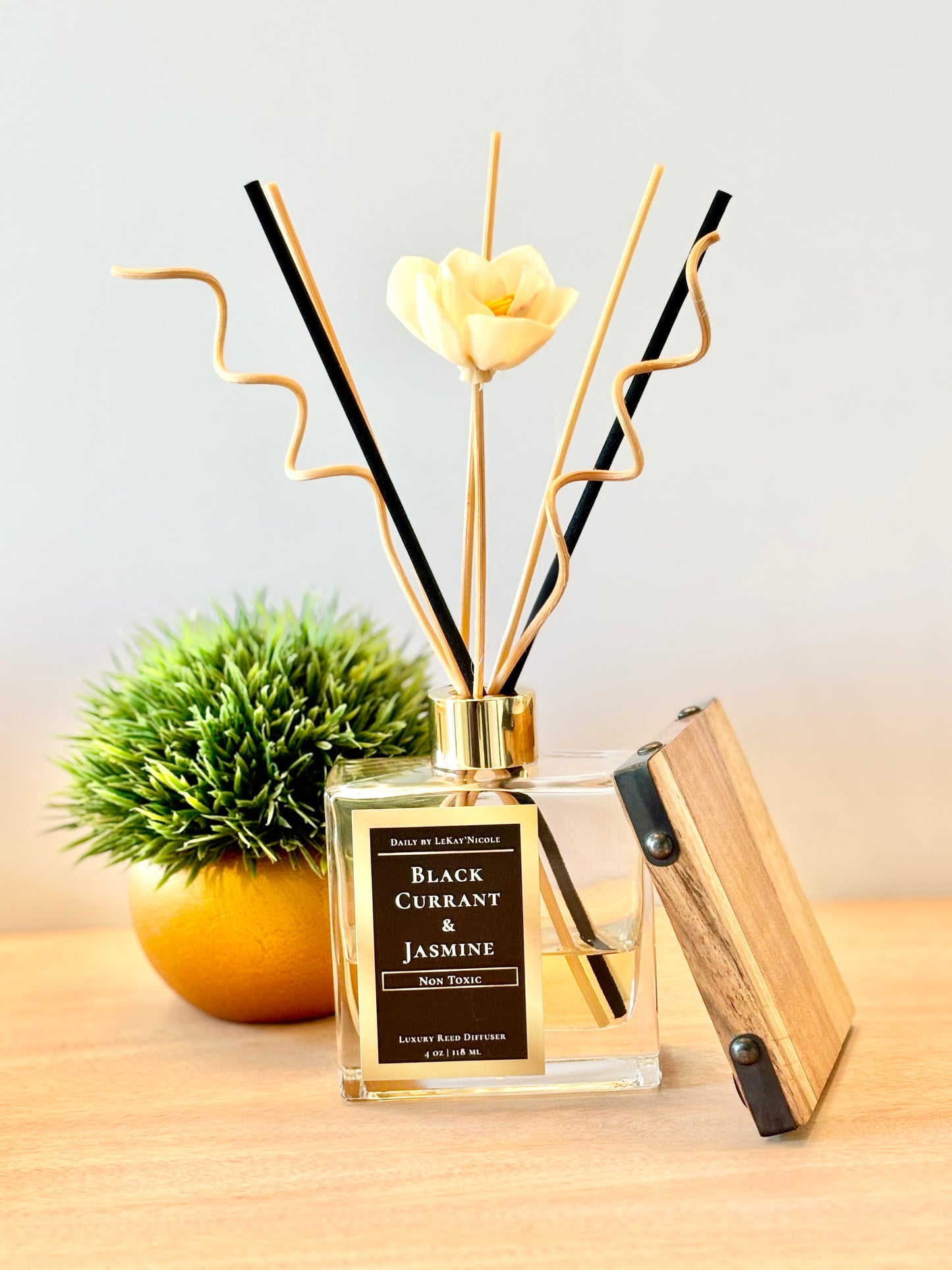 Black Currant & Jasmine Luxury Reed Diffuser